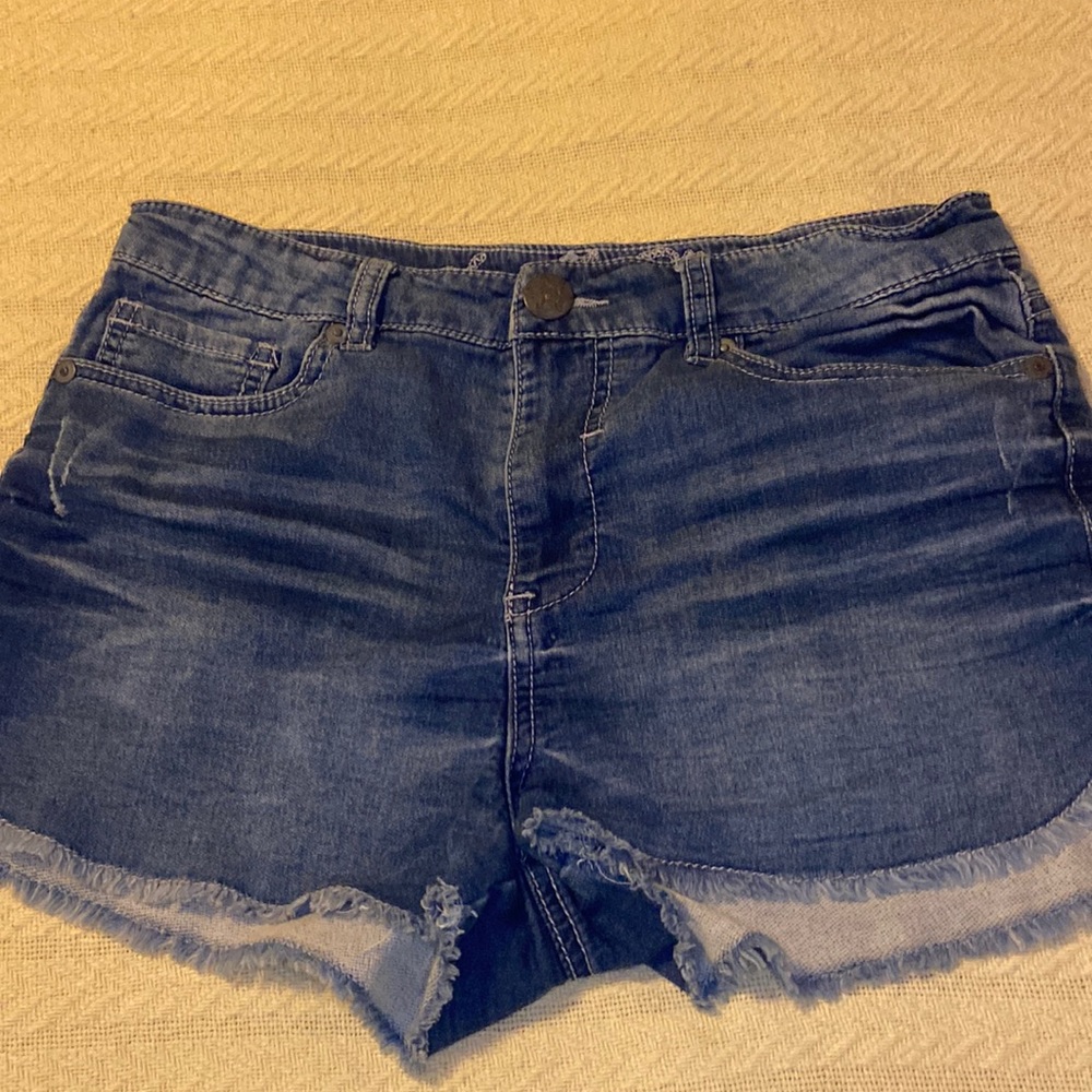 NWOT Vanalla Star denim shorts 7 Jrs